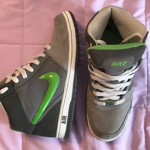 Nike Air, women’s size 10 sneakers.